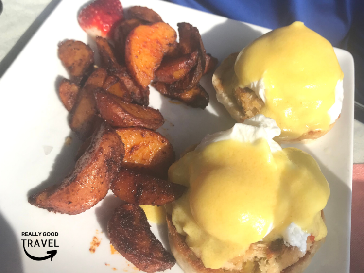 ocean alley restaurant eggs benedict breakfast hollywood beach florida